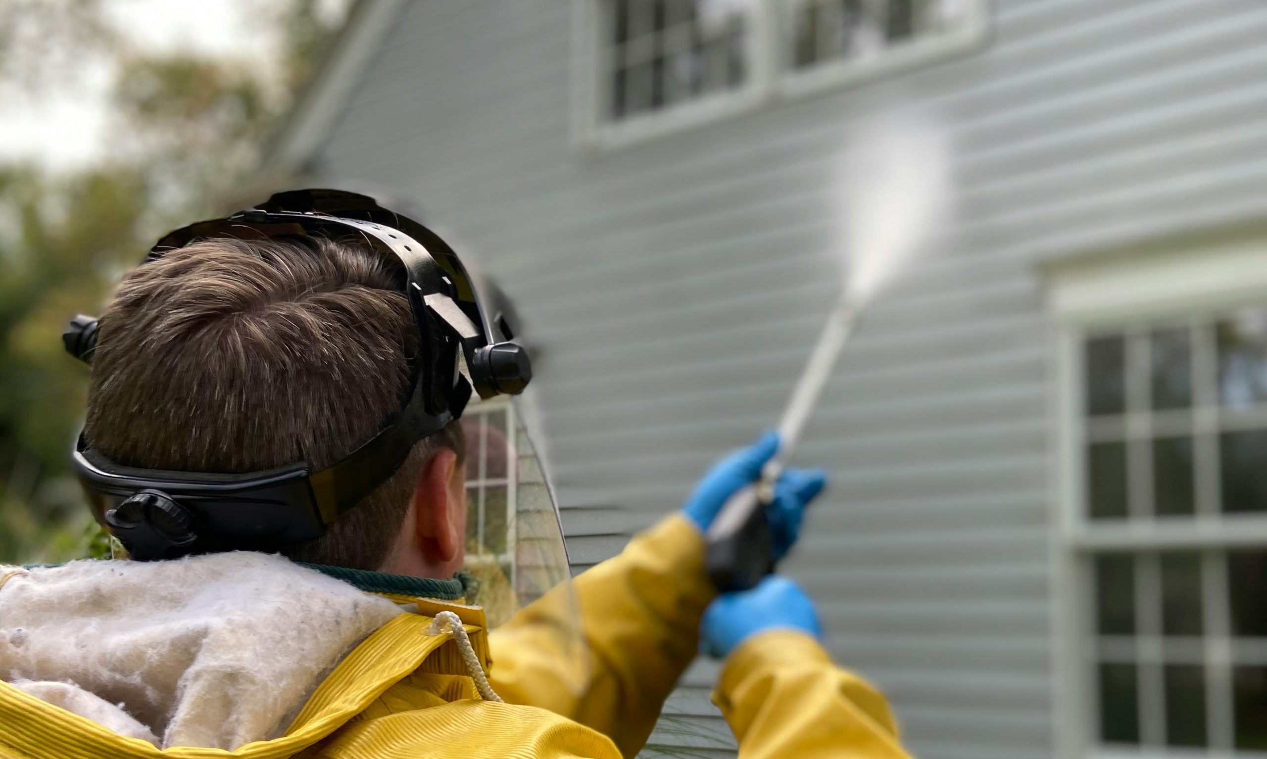 Roof Cleaning 101: The Power of Pressure Washing for Home Maintenance